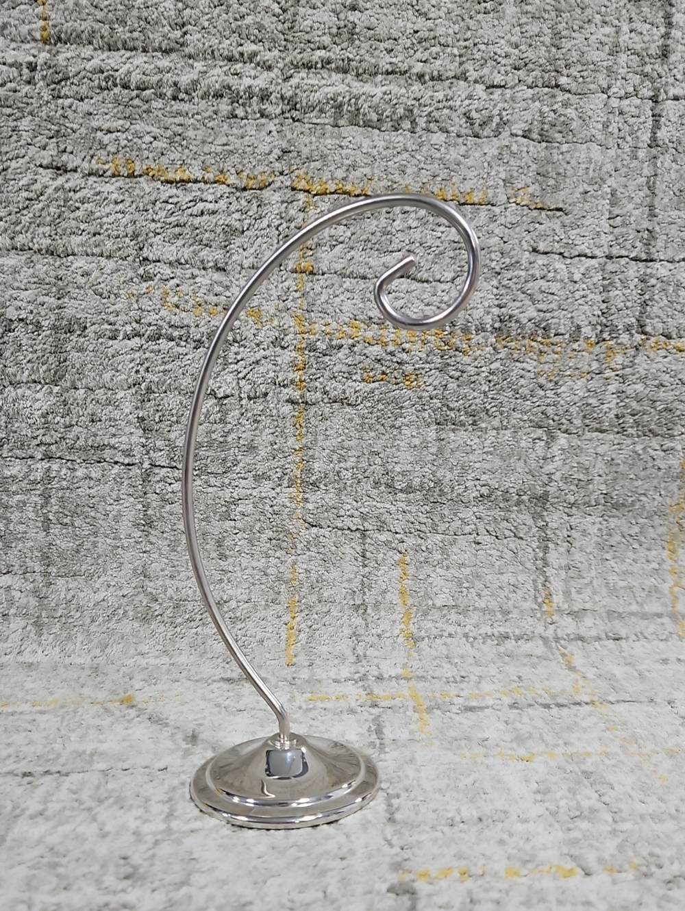 Ornament, Crystal, Craft, Or Photo Hanger In Silver